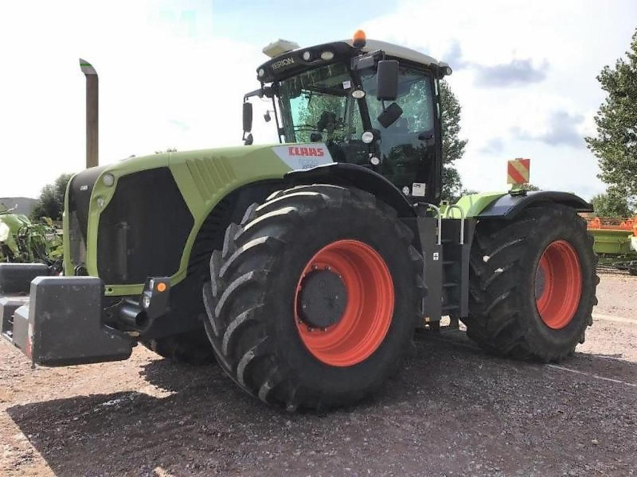 CLAAS xerion 5000 trac TRAC - Trator: foto 1 CLAAS xerion 5000 trac TRAC - Trator: foto 1