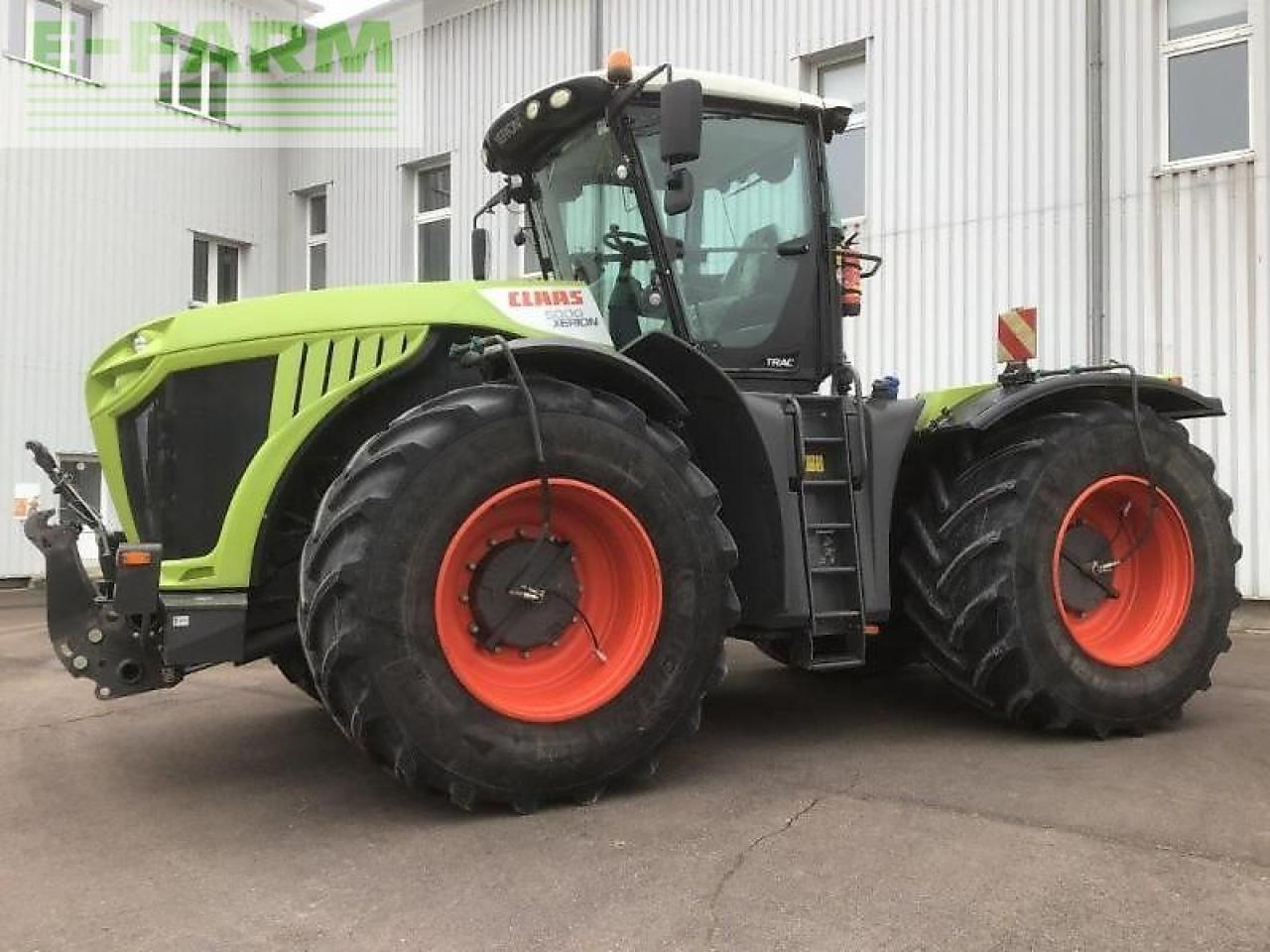 CLAAS xerion 5000 trac TRAC - Trator: foto 1 CLAAS xerion 5000 trac TRAC - Trator: foto 1