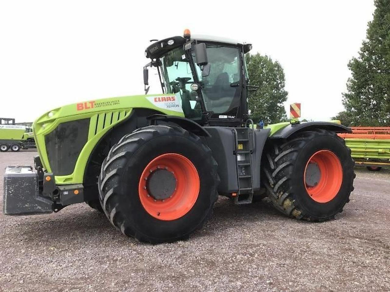 CLAAS xerion 5000 trac TRAC - Trator: foto 1 CLAAS xerion 5000 trac TRAC - Trator: foto 1