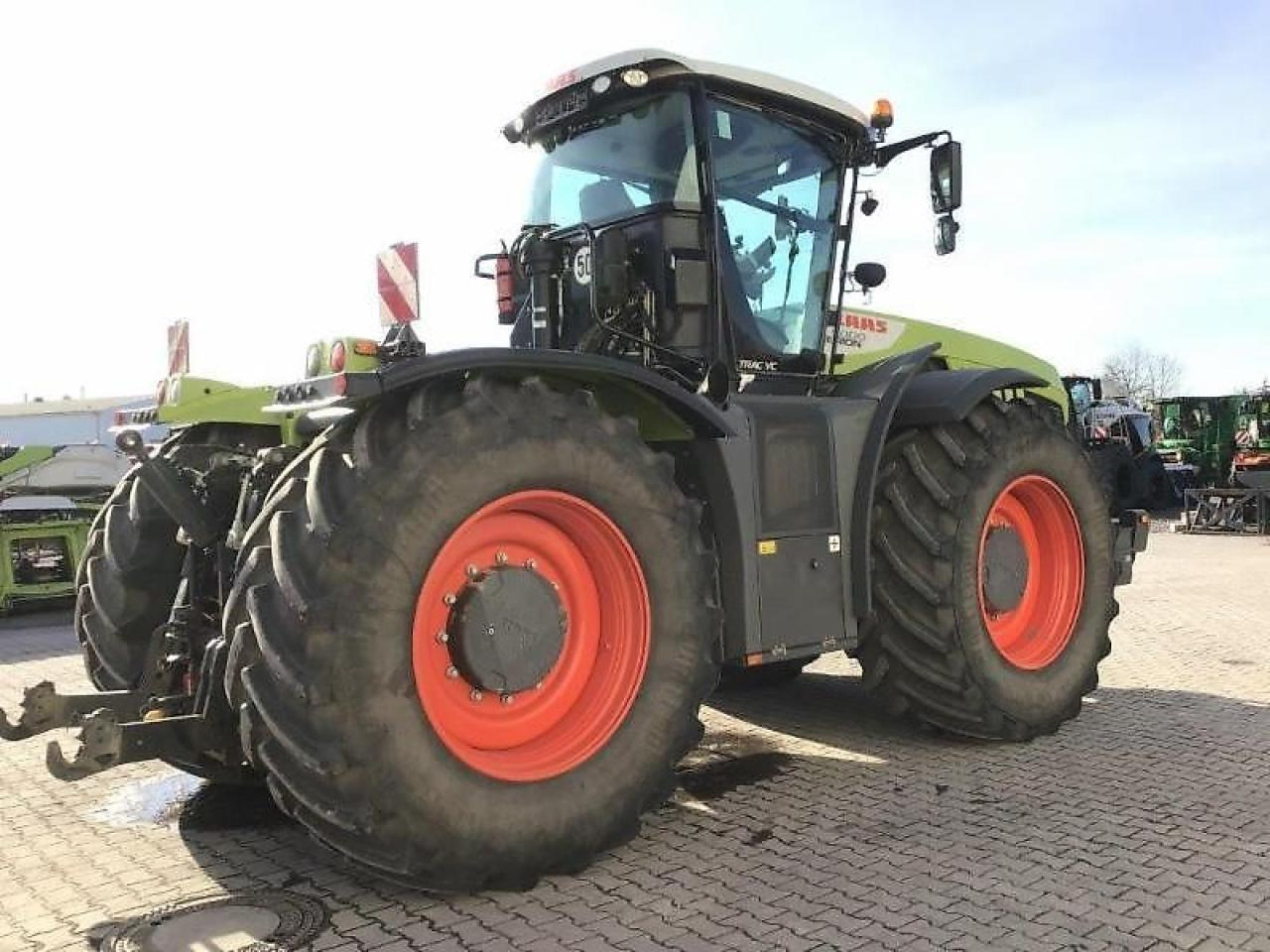 CLAAS xerion 5000 trac vc TRAC VC - Trator: foto 4 CLAAS xerion 5000 trac vc TRAC VC - Trator: foto 4