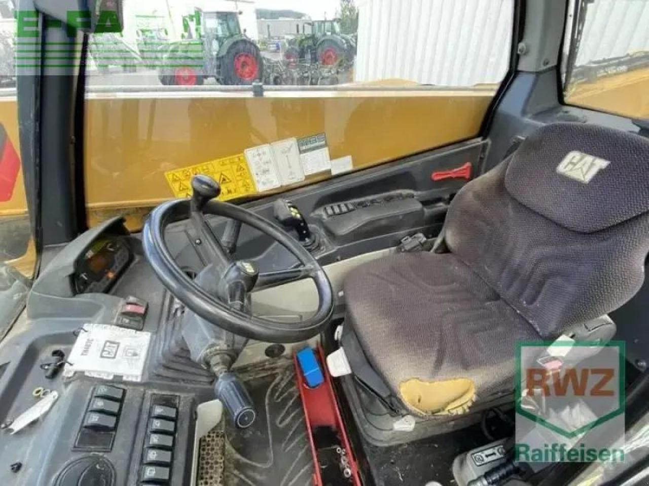 Mini escavadeira Caterpillar th 407c kompaktlad: foto 7 Mini escavadeira Caterpillar th 407c kompaktlad: foto 7