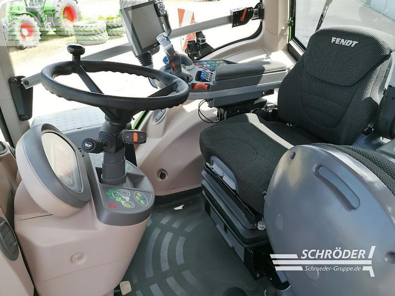 Fendt 828 s4 profi plus - Trator: foto 5 Fendt 828 s4 profi plus - Trator: foto 5