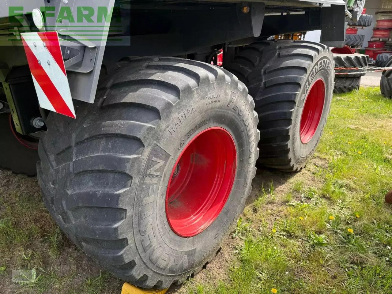 Fendt tigo 75 xr mit 800/45 r26,5 bereifung, laderaumabdeckung und 3 dosierwalzen - Autocarregadora: foto 2 Fendt tigo 75 xr mit 800/45 r26,5 bereifung, laderaumabdeckung und 3 dosierwalzen - Autocarregadora: foto 2