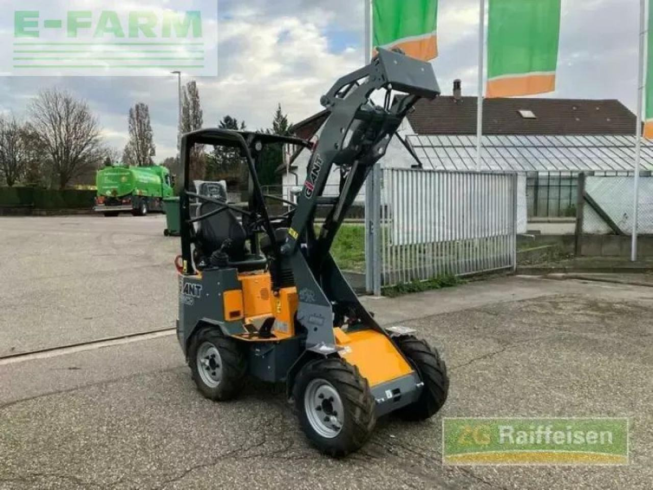 Giant g1200 - Mini escavadeira: foto 1 Giant g1200 - Mini escavadeira: foto 1