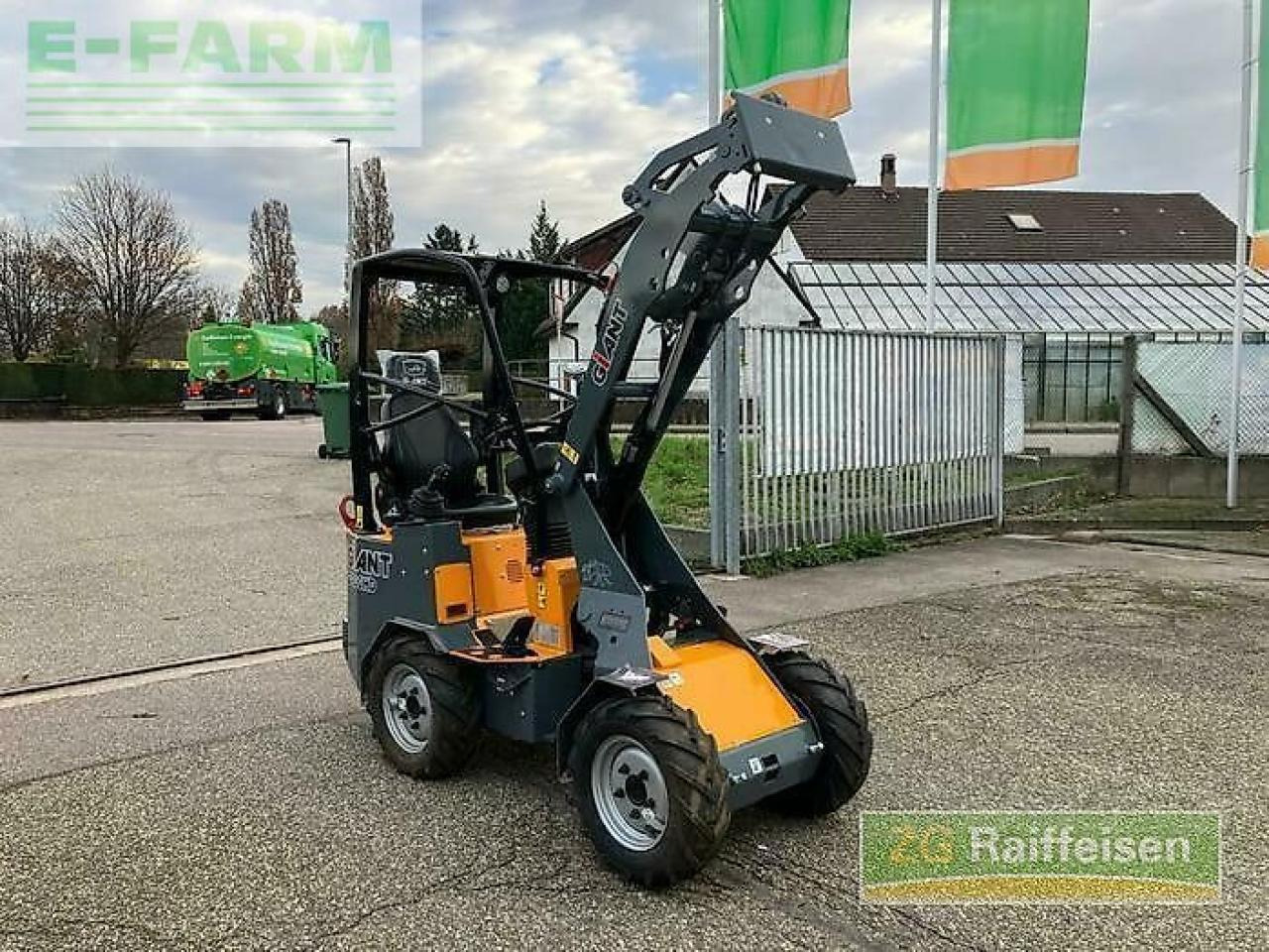 Giant g1200 - Mini escavadeira: foto 1 Giant g1200 - Mini escavadeira: foto 1
