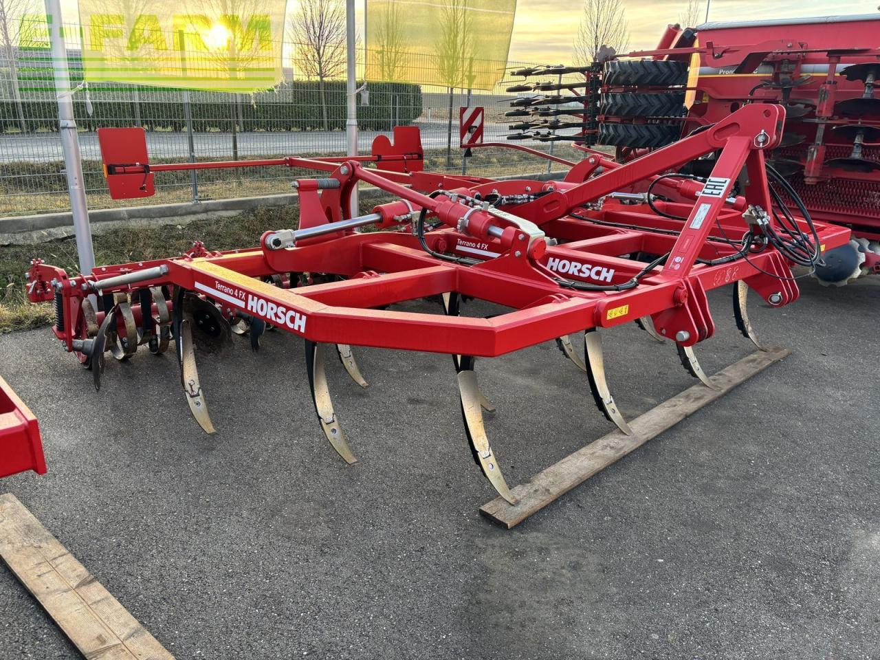 Horsch terrano 4 fx - Cultivador: foto 1 Horsch terrano 4 fx - Cultivador: foto 1