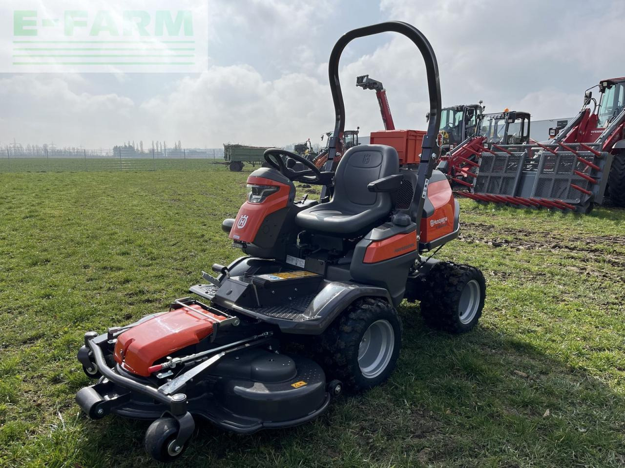 Husqvarna p 524xr efi mit funksteuerung inkl. mähdeck - Trator: foto 3 Husqvarna p 524xr efi mit funksteuerung inkl. mähdeck - Trator: foto 3