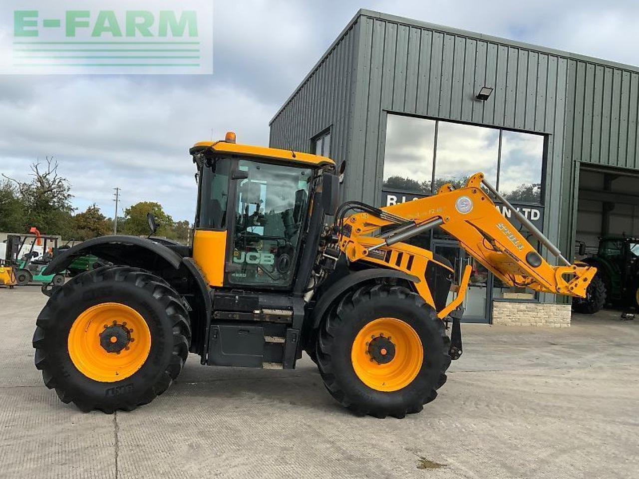 JCB 4220 fastrac tractor (st24632) - Trator: foto 2 JCB 4220 fastrac tractor (st24632) - Trator: foto 2