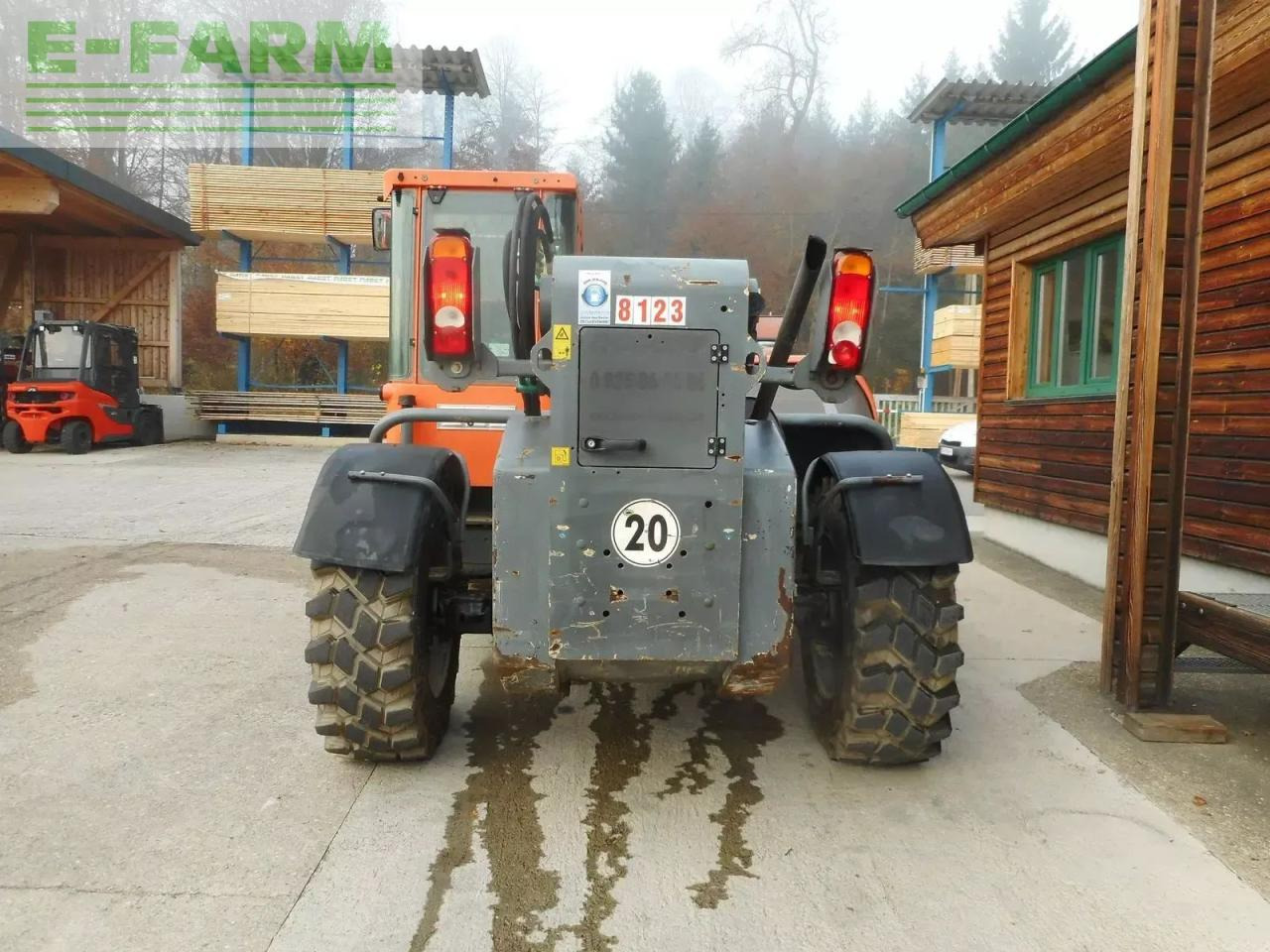 JLG 3513 ( 3,5t - 13m ) niveauausgleich - Empilhador telescópico: foto 3 JLG 3513 ( 3,5t - 13m ) niveauausgleich - Empilhador telescópico: foto 3