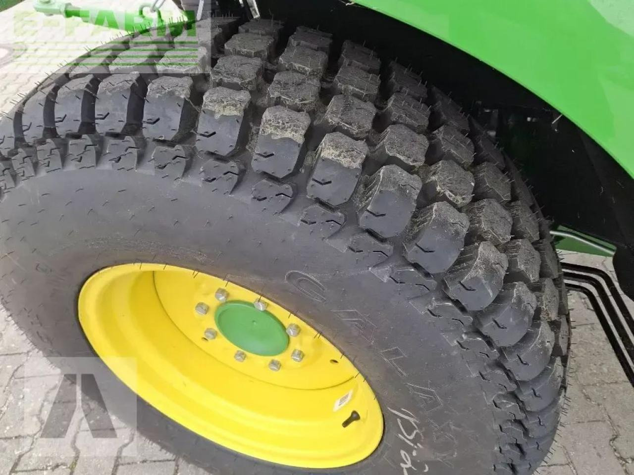 Trator John Deere 3046r: foto 7