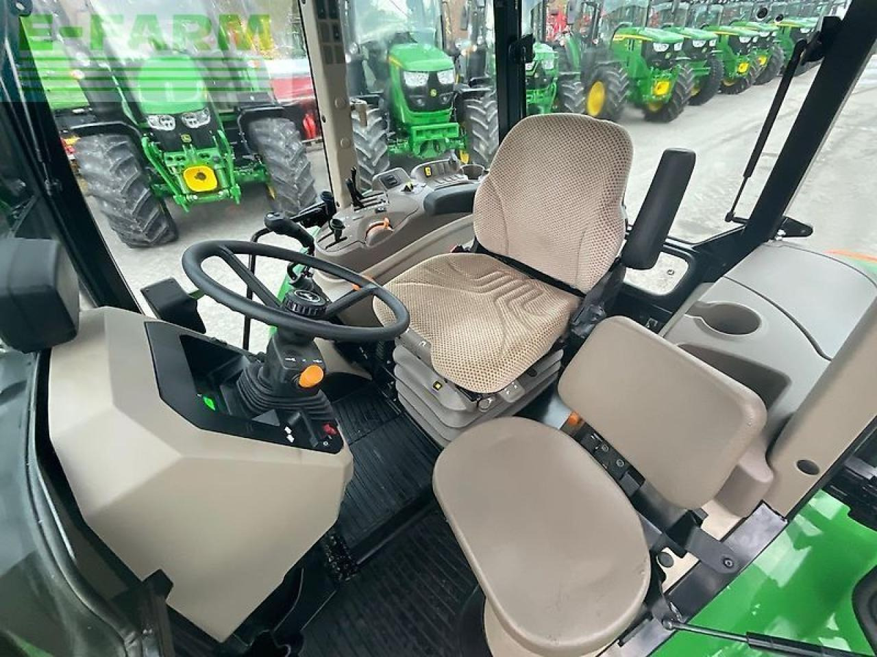 John Deere 5075 e - Trator: foto 4 John Deere 5075 e - Trator: foto 4
