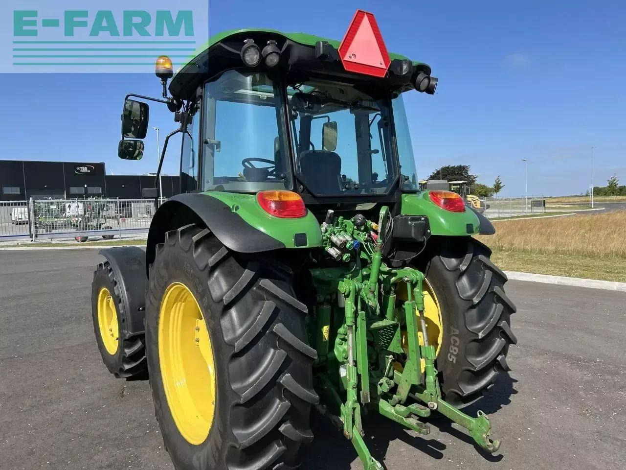John Deere 5100m - Trator: foto 4 John Deere 5100m - Trator: foto 4