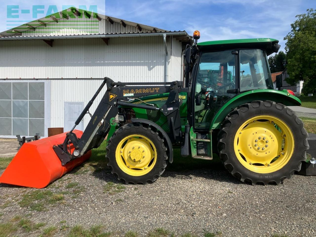 John Deere 5820 - Trator: foto 2 John Deere 5820 - Trator: foto 2