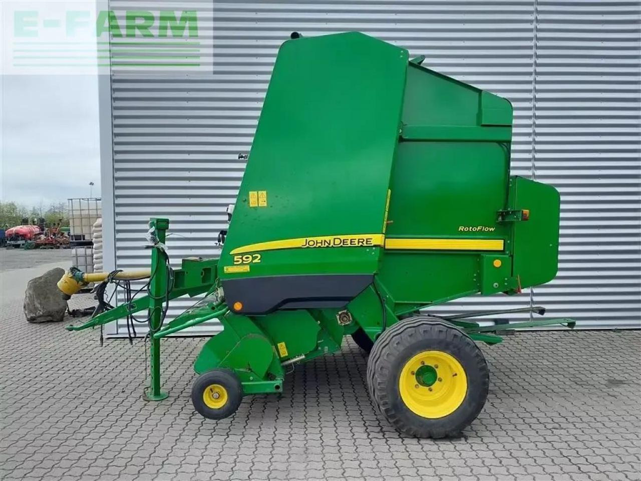 John Deere 592 - Enfardadeira de fardos quadrados: foto 1 John Deere 592 - Enfardadeira de fardos quadrados: foto 1