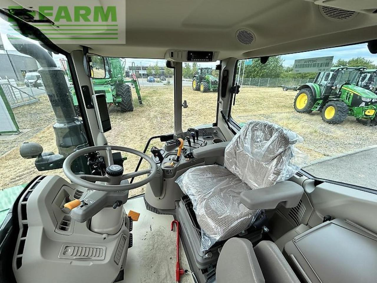 John Deere 6100m aq+ demo - Trator: foto 5 John Deere 6100m aq+ demo - Trator: foto 5