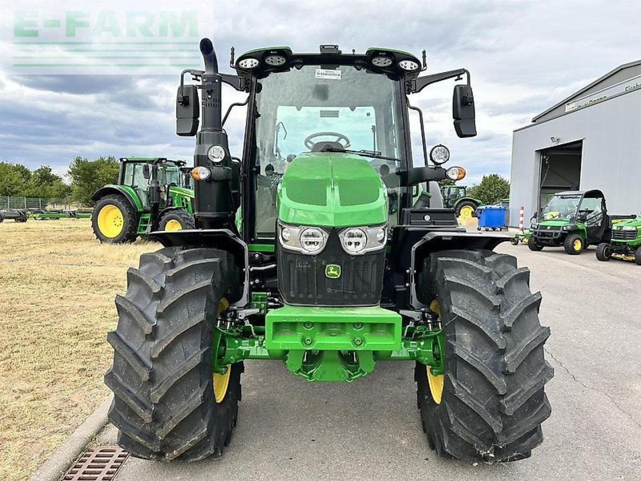 John Deere 6100m aq+ demo - Trator: foto 2 John Deere 6100m aq+ demo - Trator: foto 2