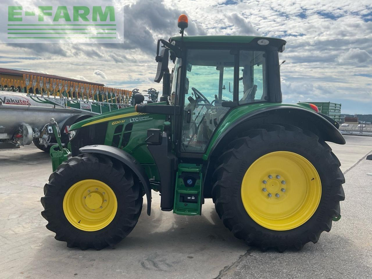 John Deere 6120M - Trator: foto 2 John Deere 6120M - Trator: foto 2