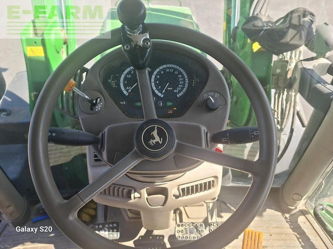 Trator John Deere 6130r: foto 8 Trator John Deere 6130r: foto 8