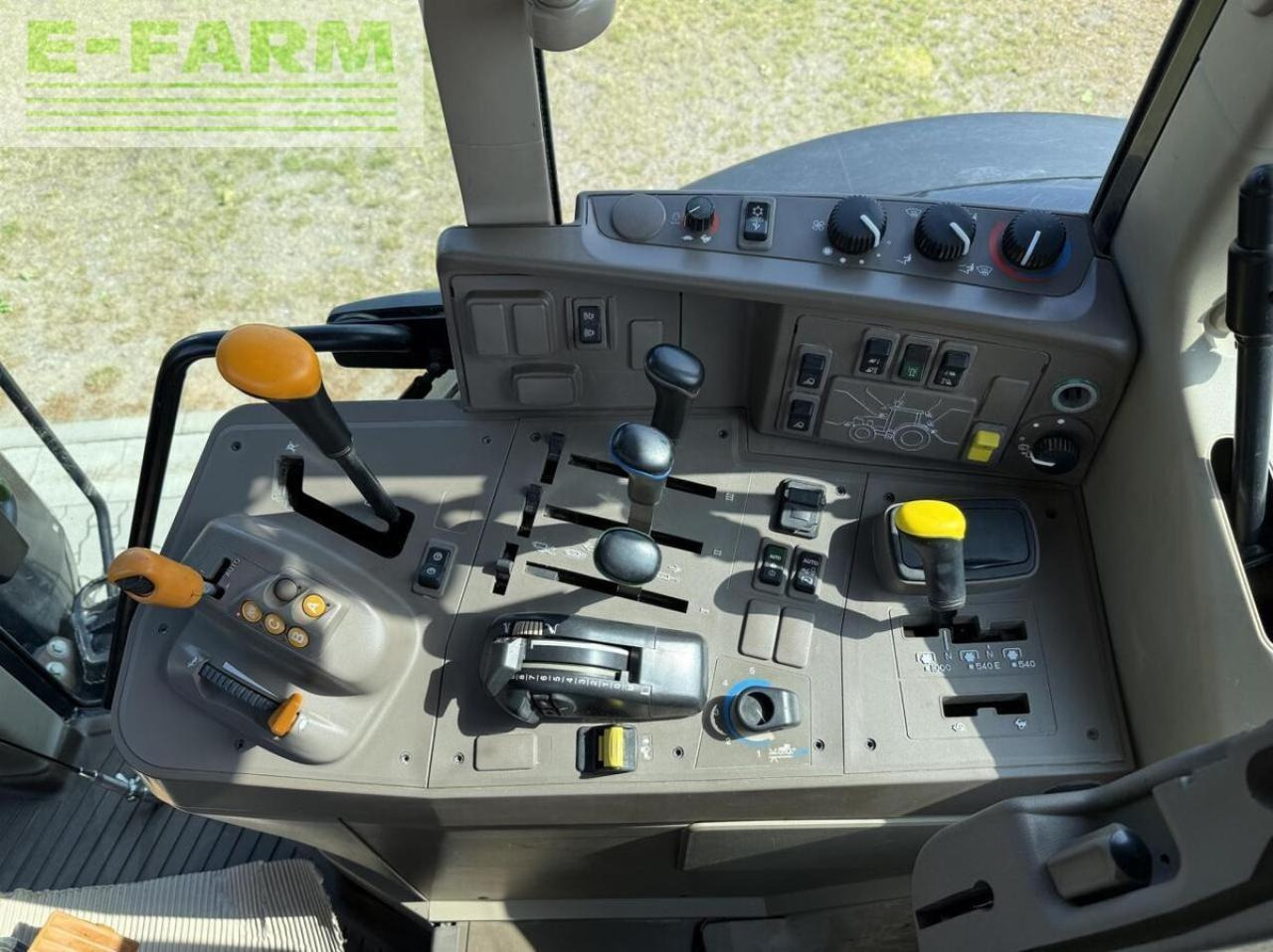Trator John Deere 6195m black: foto 16