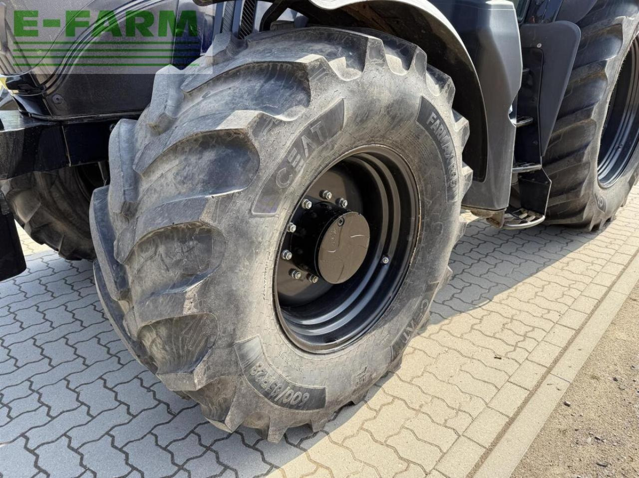 Trator John Deere 6195m black: foto 12