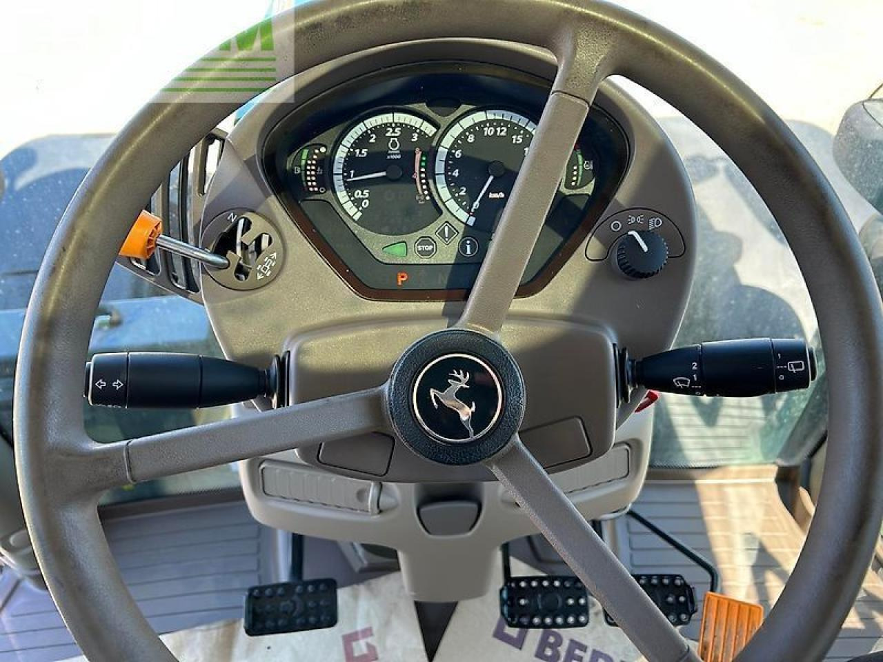 John Deere 6215r - Trator: foto 3 John Deere 6215r - Trator: foto 3