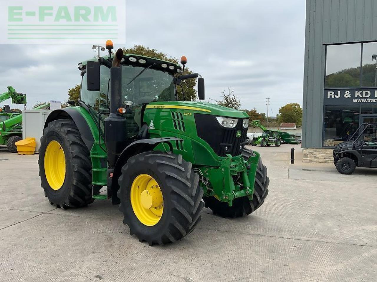 John Deere 6215r tractor (st23985) - Trator: foto 1 John Deere 6215r tractor (st23985) - Trator: foto 1