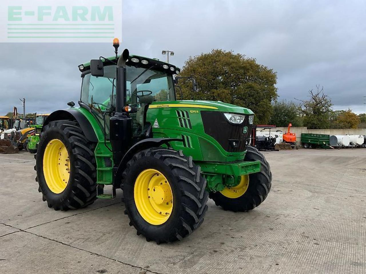 John Deere 6215r tractor (st24594) - Trator: foto 2 John Deere 6215r tractor (st24594) - Trator: foto 2