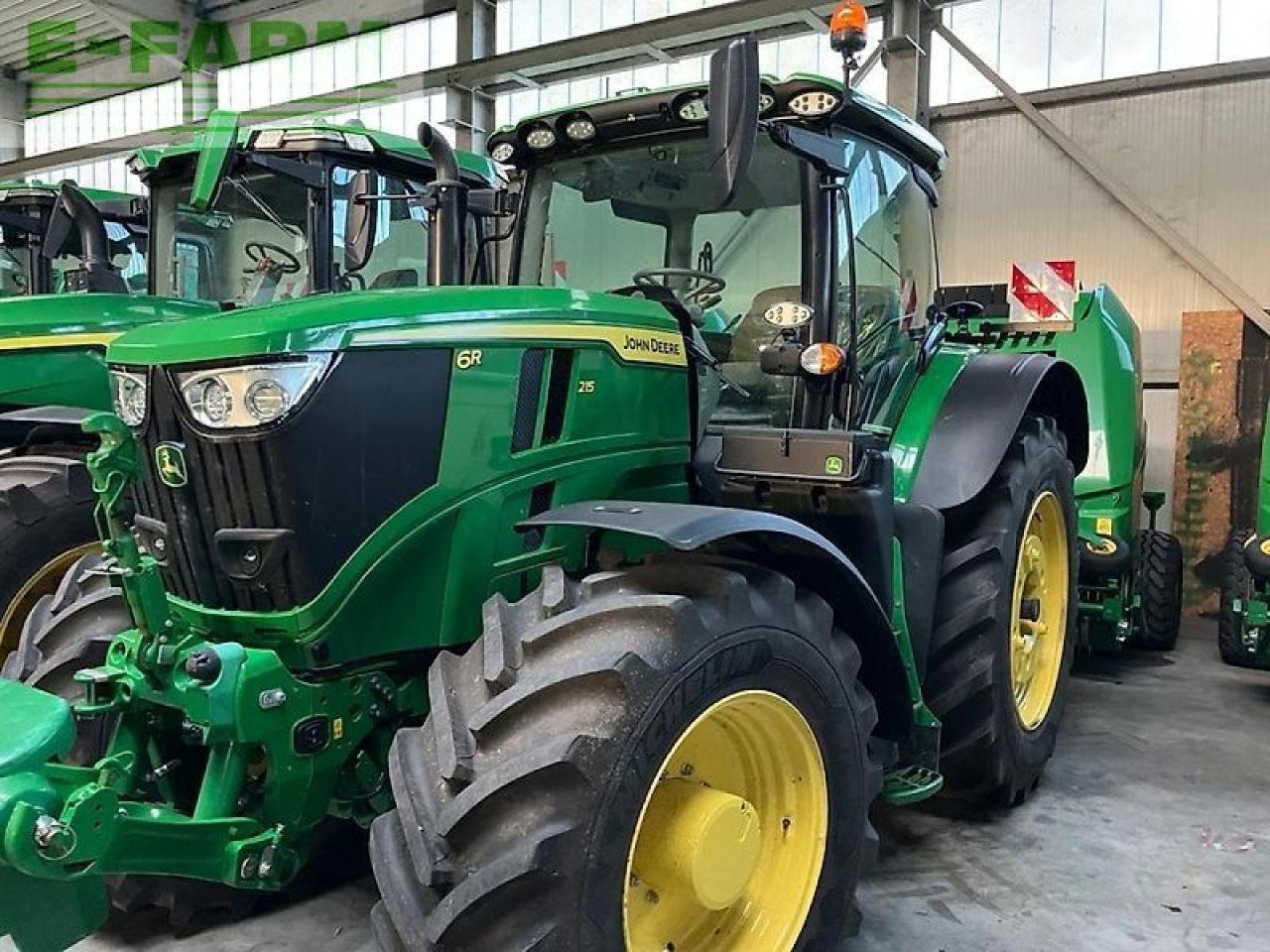 John Deere 6r 215 - Trator: foto 3 John Deere 6r 215 - Trator: foto 3