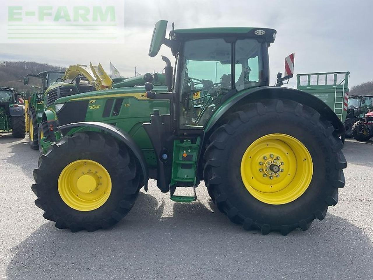 John Deere 6r215 / 6r 215 - Trator: foto 2 John Deere 6r215 / 6r 215 - Trator: foto 2