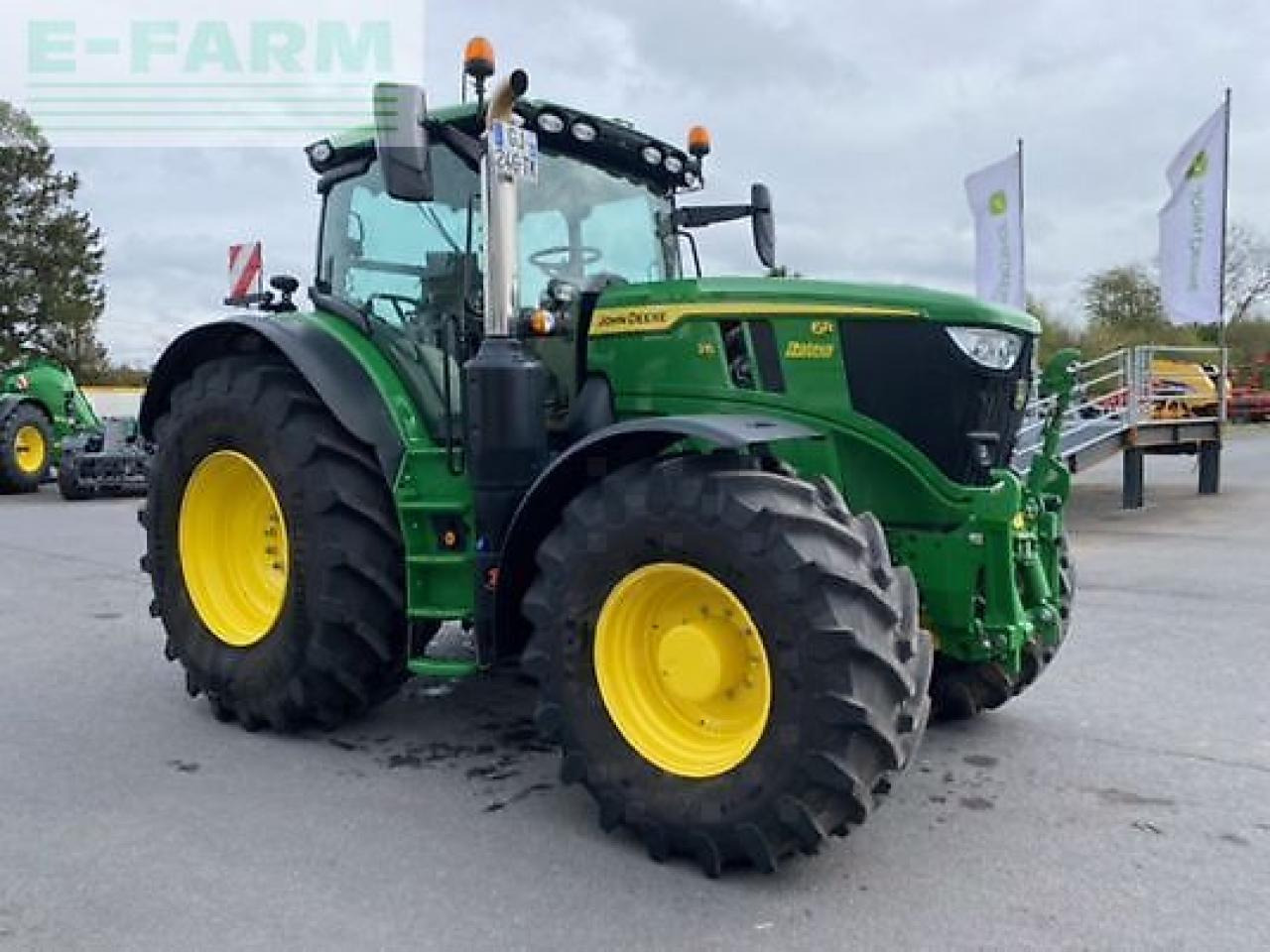 John Deere 6r215 - Trator: foto 3 John Deere 6r215 - Trator: foto 3