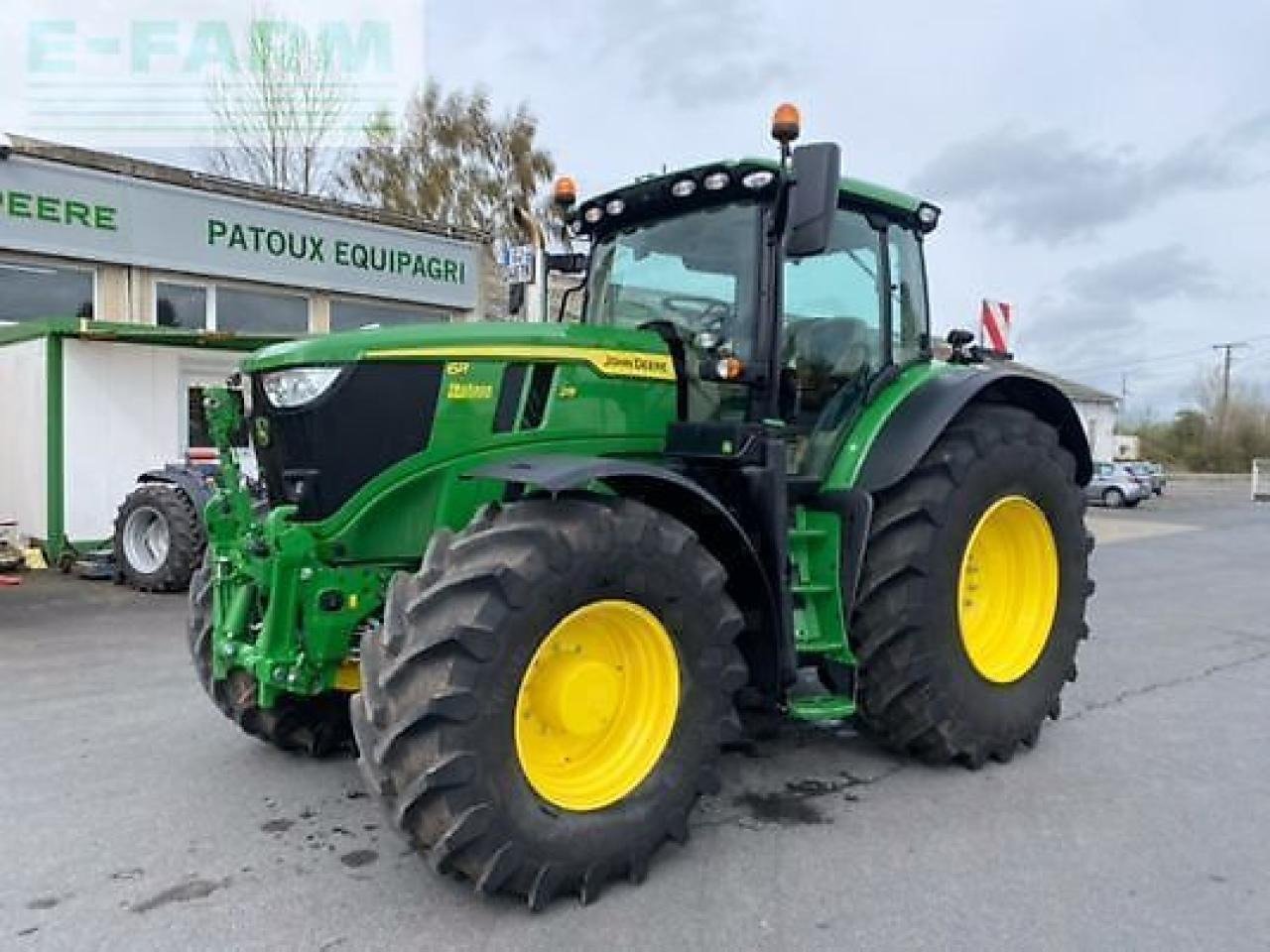 John Deere 6r215 - Trator: foto 1 John Deere 6r215 - Trator: foto 1