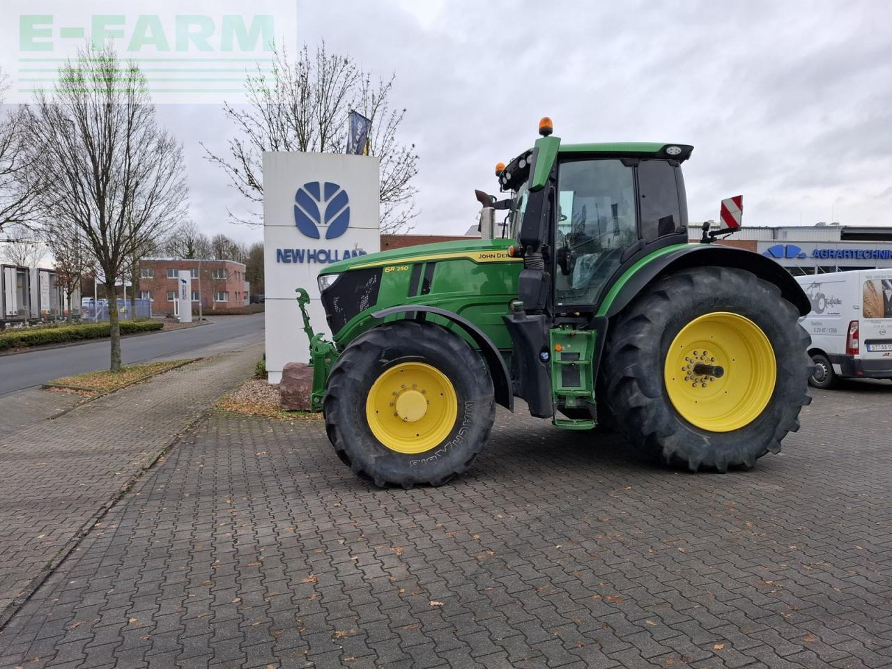 John Deere 6r250 autoqowr - Trator: foto 1 John Deere 6r250 autoqowr - Trator: foto 1