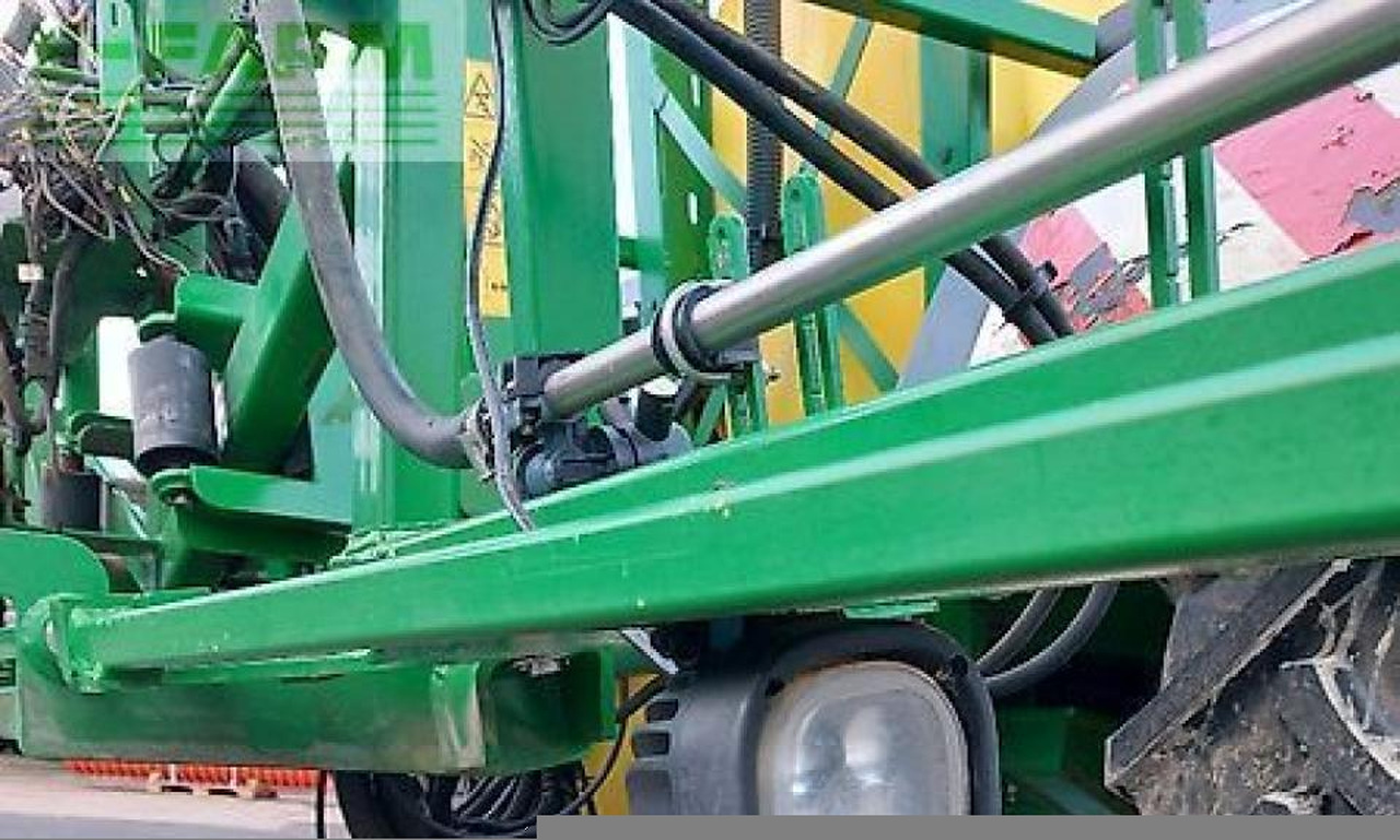 Pulverizador de arrastar John Deere 740i: foto 22