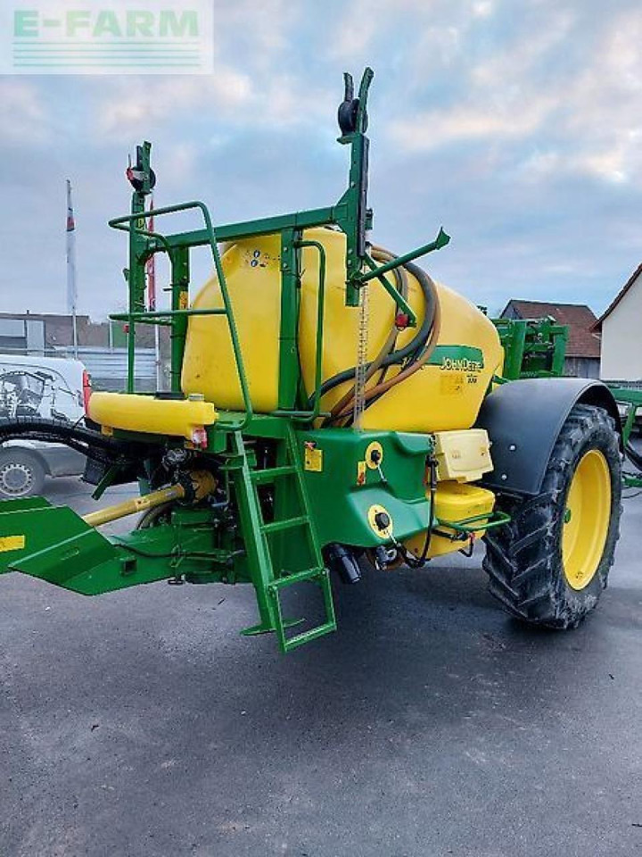 Pulverizador de arrastar John Deere 740i: foto 18