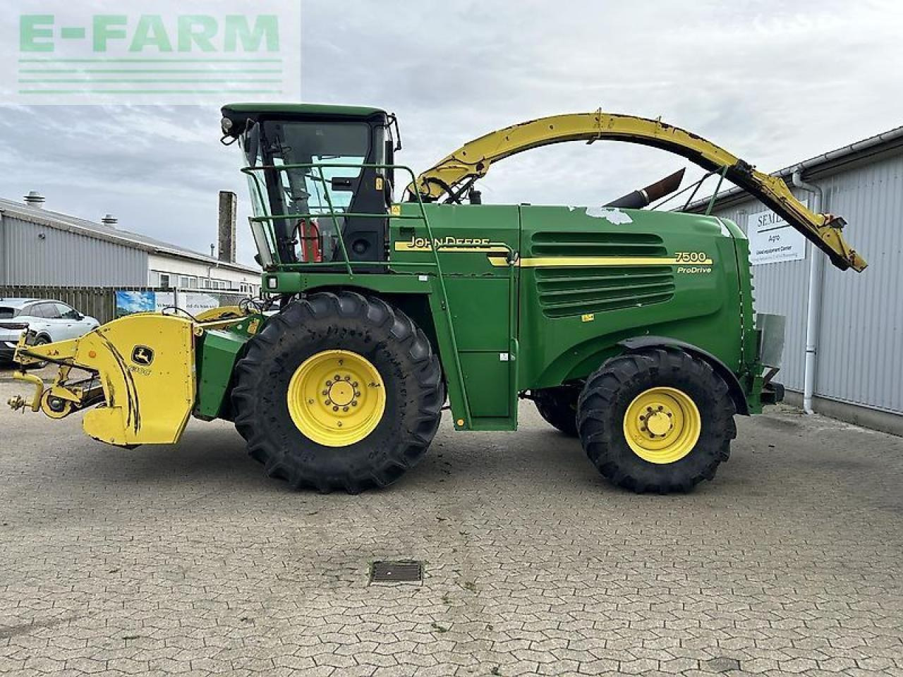 Picadora de forragem automotriz John Deere 7500: foto 11