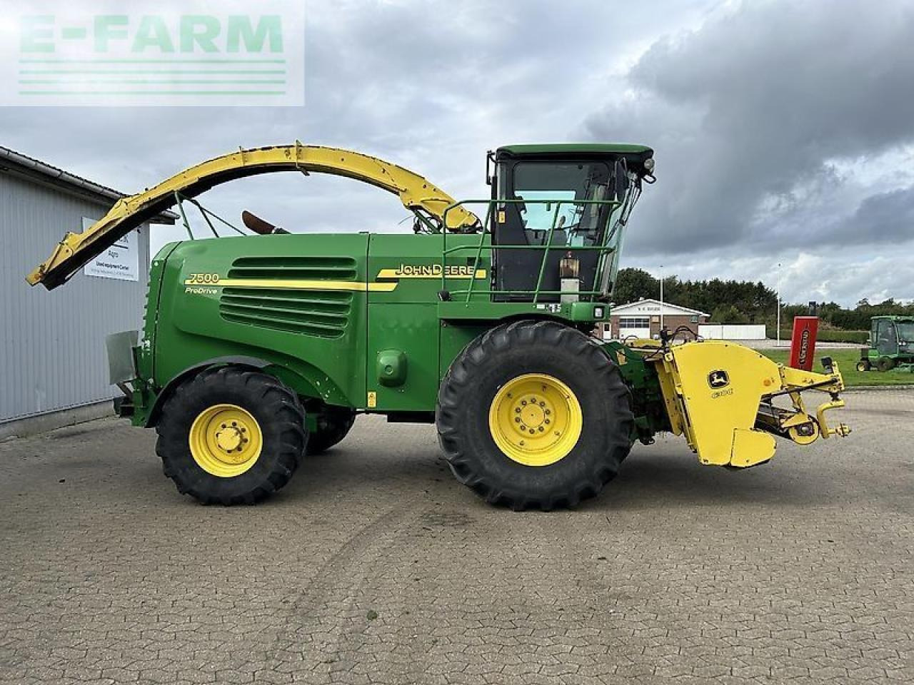 Picadora de forragem automotriz John Deere 7500: foto 9