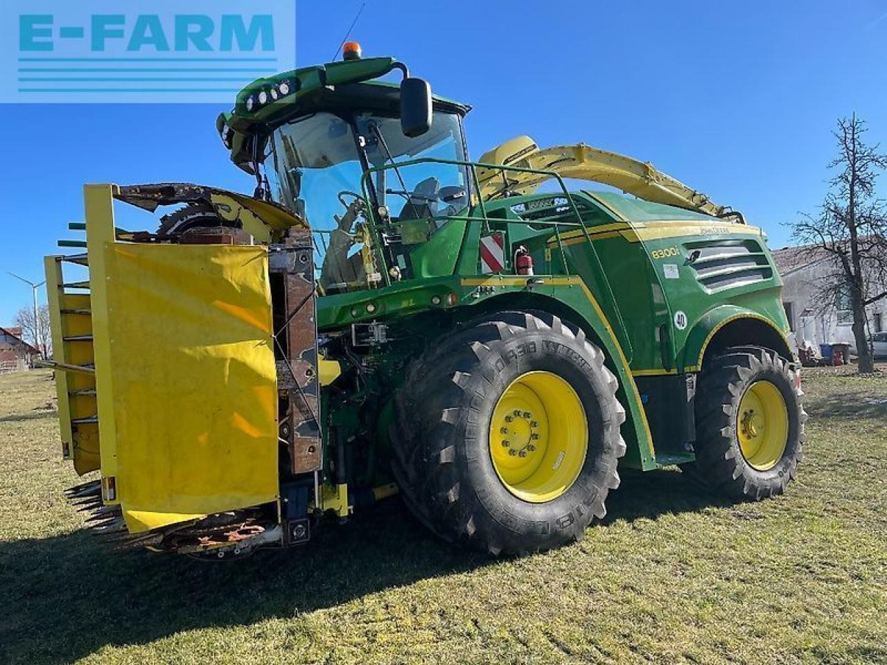 John Deere 8300 - Picadora de forragem automotriz: foto 1 John Deere 8300 - Picadora de forragem automotriz: foto 1