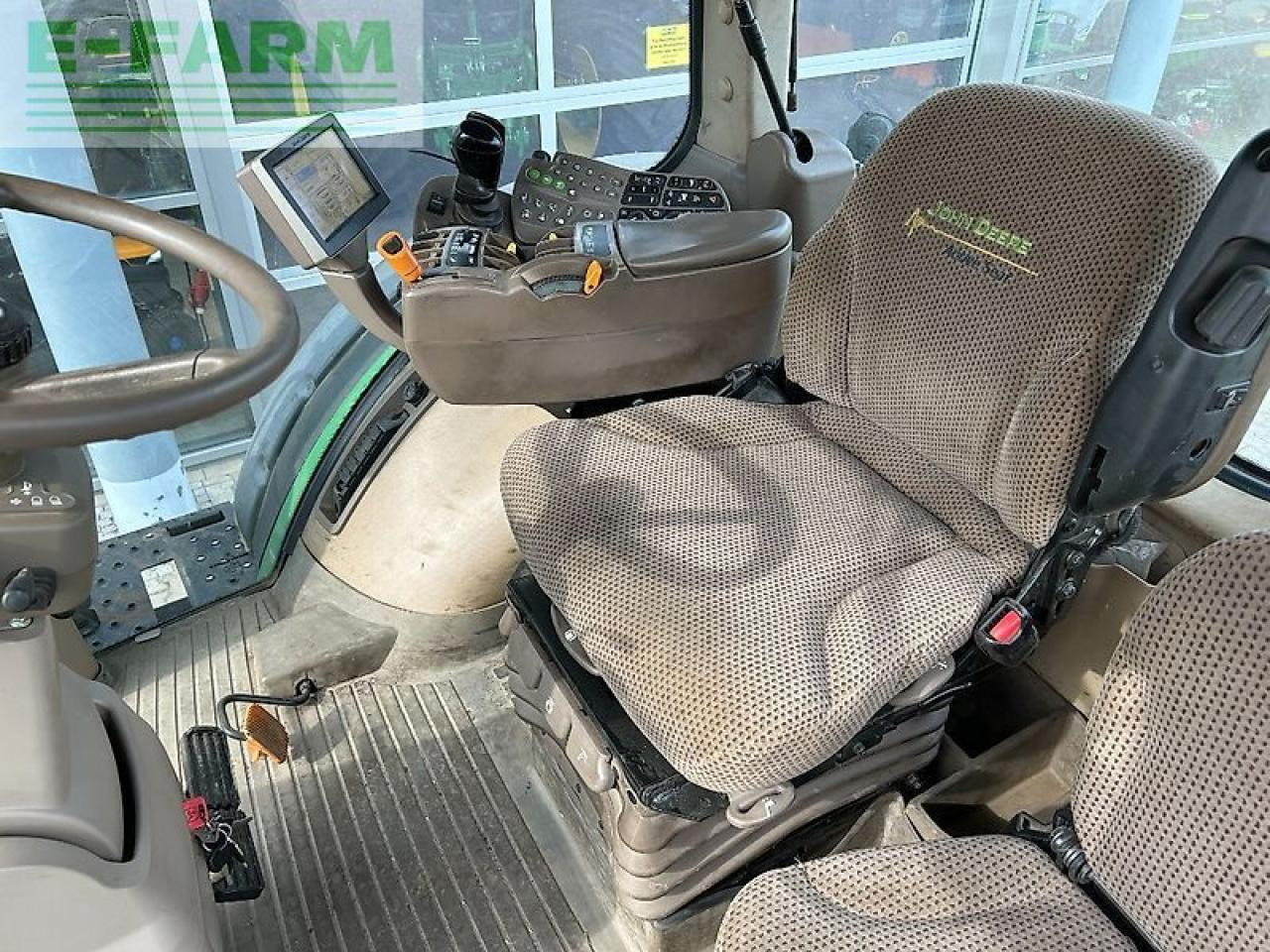Trator John Deere 8335r: foto 12