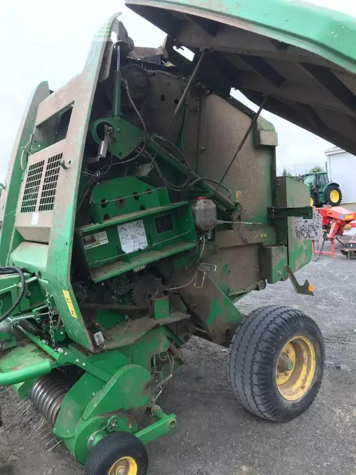 John Deere 854 rotoflow - Enfardadeira de fardos quadrados: foto 5 John Deere 854 rotoflow - Enfardadeira de fardos quadrados: foto 5