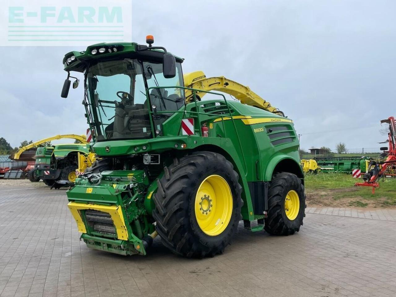 John Deere 8600 - Picadora de forragem automotriz: foto 1 John Deere 8600 - Picadora de forragem automotriz: foto 1