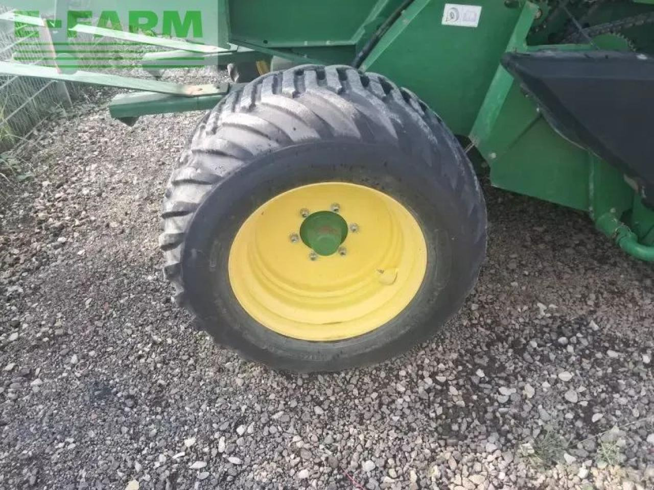 Enfardadeira de fardos quadrados John Deere 864 premium: foto 11