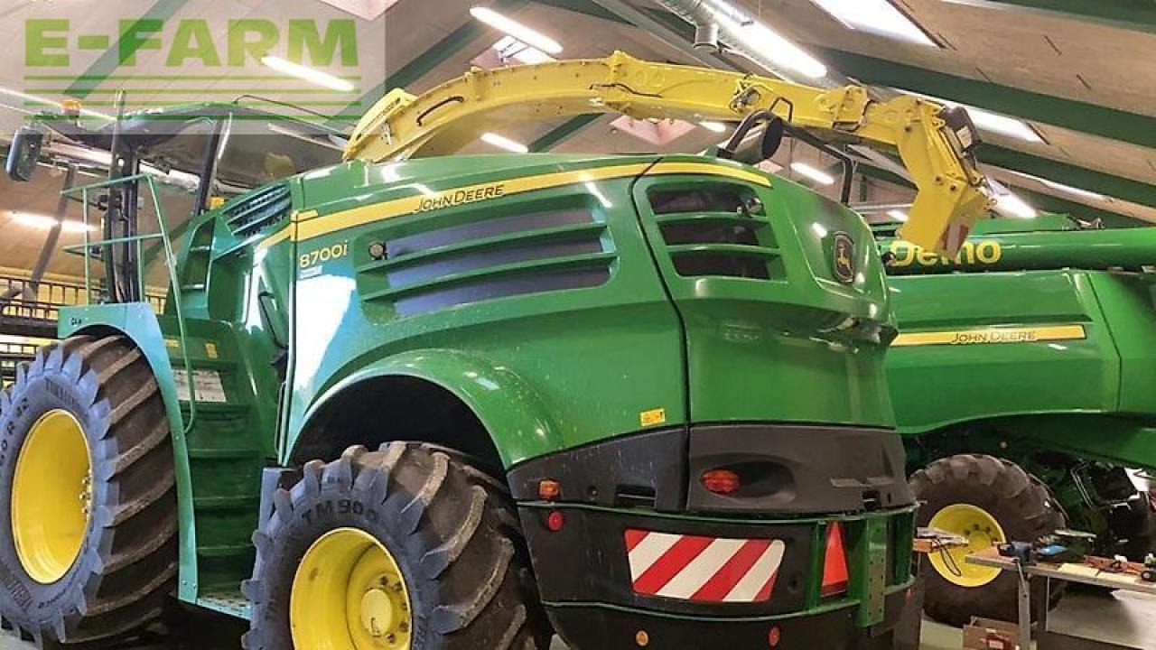 John Deere 8700 - Picadora de forragem automotriz: foto 1 John Deere 8700 - Picadora de forragem automotriz: foto 1