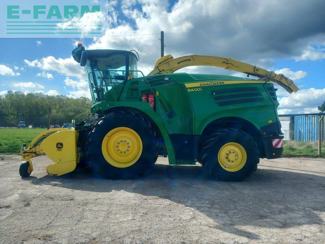 John Deere USED 8400I - Picadora de forragem automotriz: foto 1 John Deere USED 8400I - Picadora de forragem automotriz: foto 1