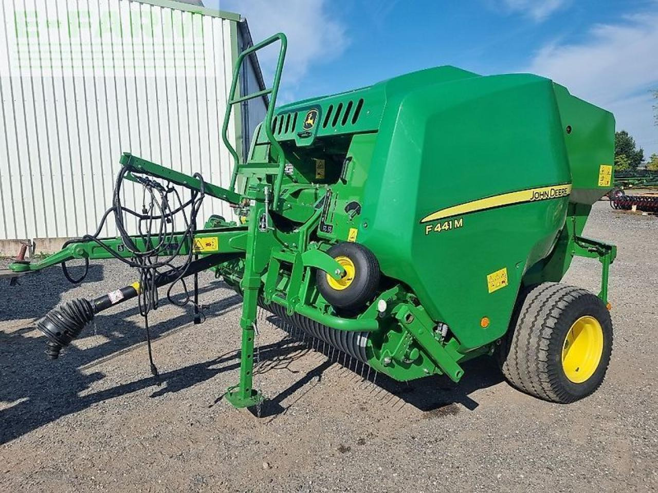 John Deere f441m - Enfardadeira de fardos quadrados: foto 1 John Deere f441m - Enfardadeira de fardos quadrados: foto 1