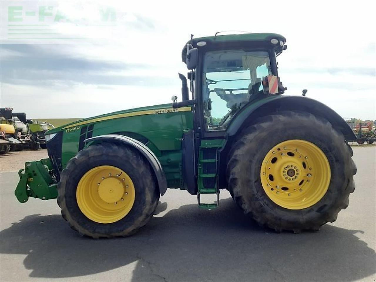 John Deere gebr. traktor john deere 8345r - Trator: foto 2 John Deere gebr. traktor john deere 8345r - Trator: foto 2