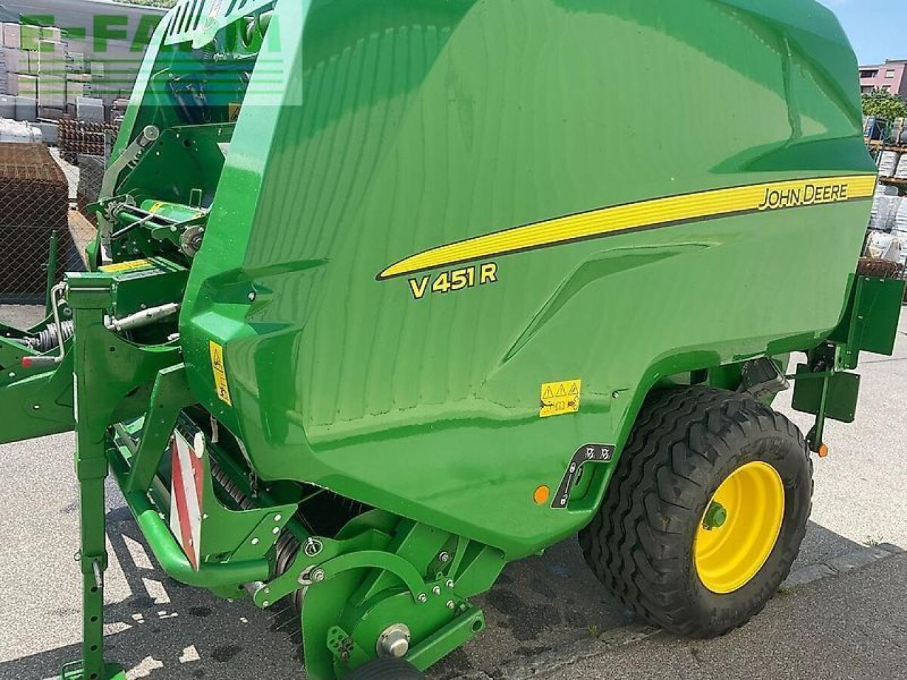 Enfardadeira de fardos quadrados John Deere v451r: foto 6