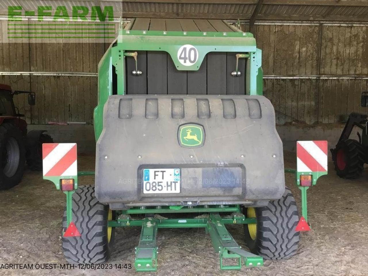 John Deere v461m - Enfardadeira de fardos quadrados: foto 2 John Deere v461m - Enfardadeira de fardos quadrados: foto 2