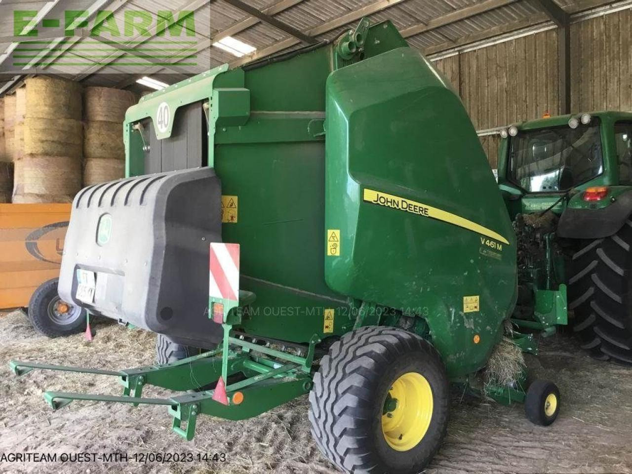 John Deere v461m - Enfardadeira de fardos quadrados: foto 1 John Deere v461m - Enfardadeira de fardos quadrados: foto 1