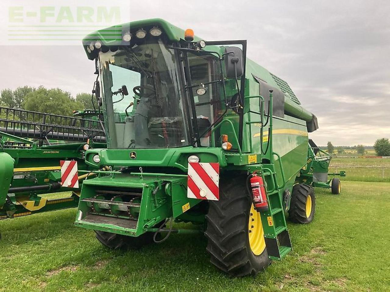 John Deere w330 - Ceifeira debulhadora: foto 2 John Deere w330 - Ceifeira debulhadora: foto 2
