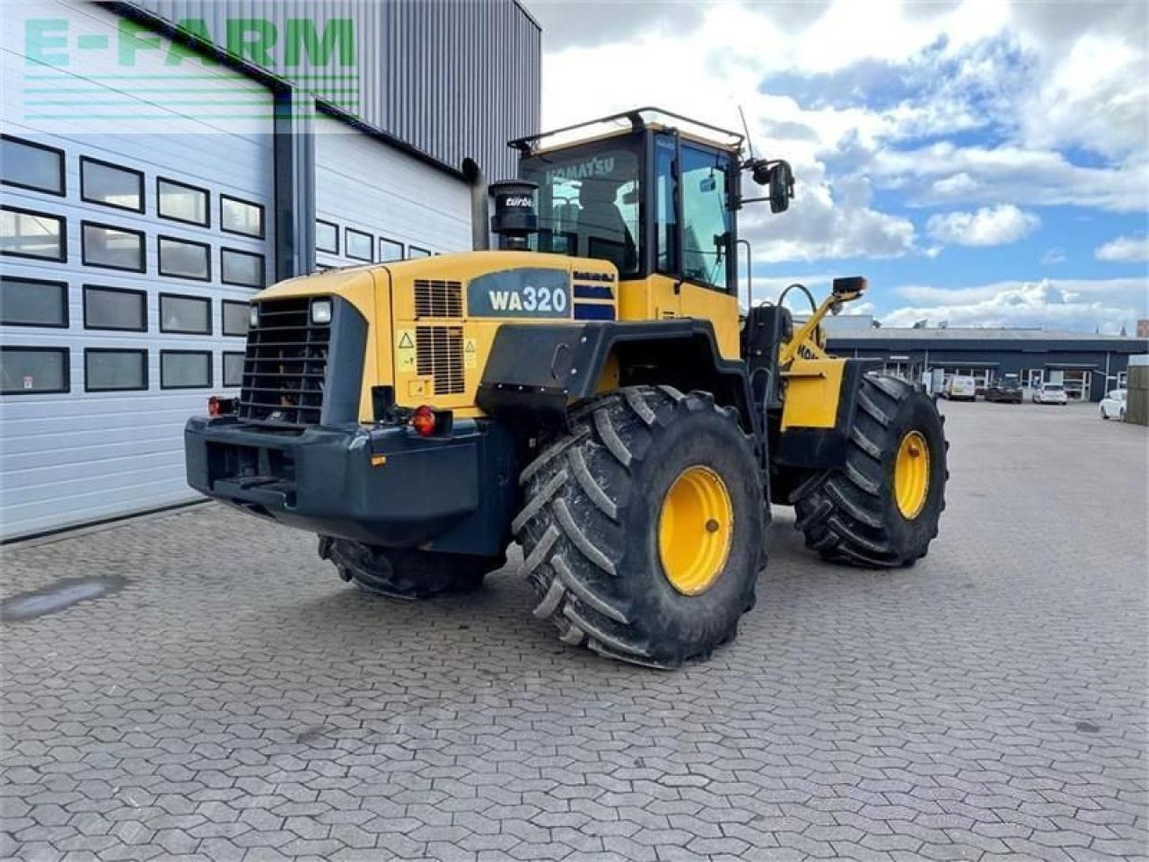 Komatsu wa320-5 - Mini escavadeira: foto 4 Komatsu wa320-5 - Mini escavadeira: foto 4